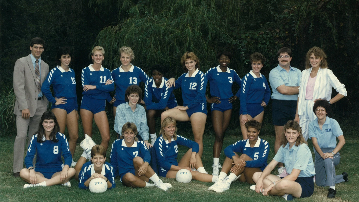 1986 volleyball team photo