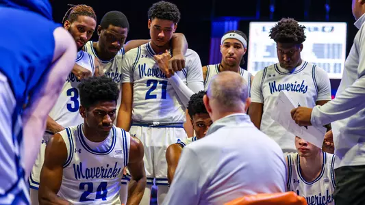 MBB Team Bench Huddle 2023