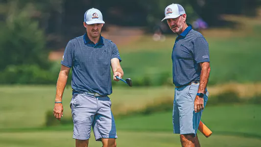 Cronje Devoll Point Putt Look