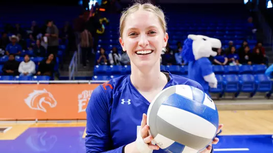 Alli Wells breaks career digs record