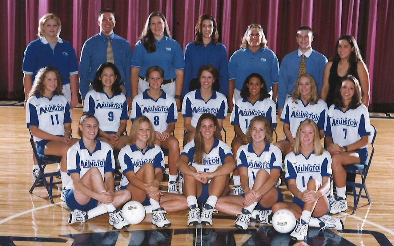 2000 volleyball team photo
