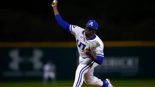 Gabe Starks Pitching