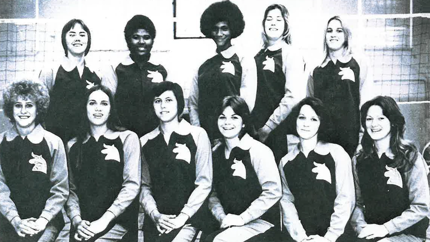 1975 volleyball team photo