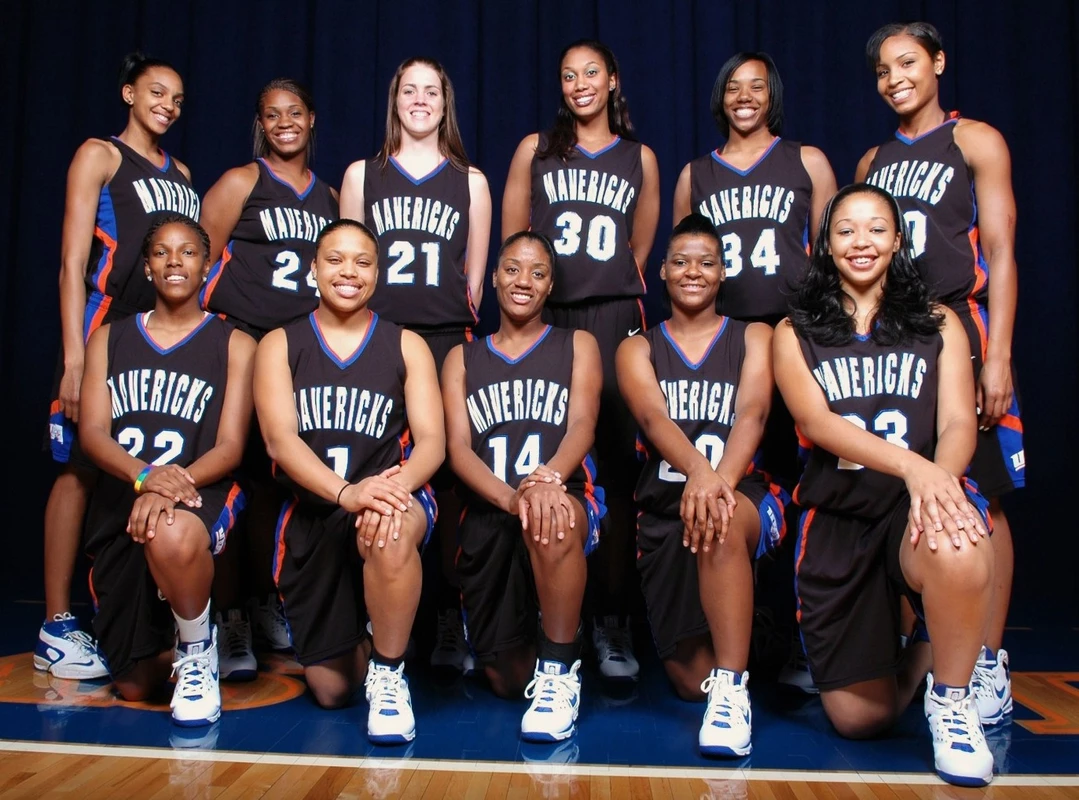 2008-09 wbb team photo