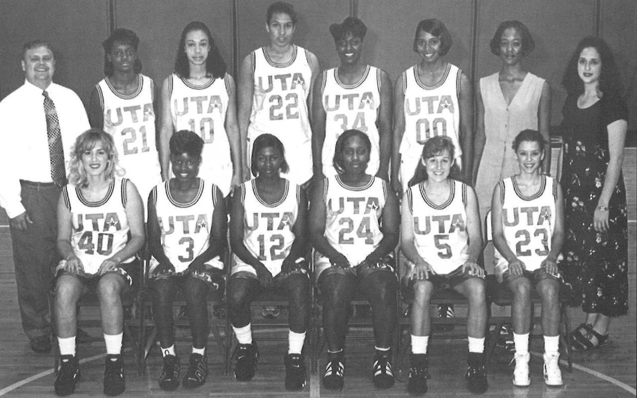 1996-97 WBB team photo