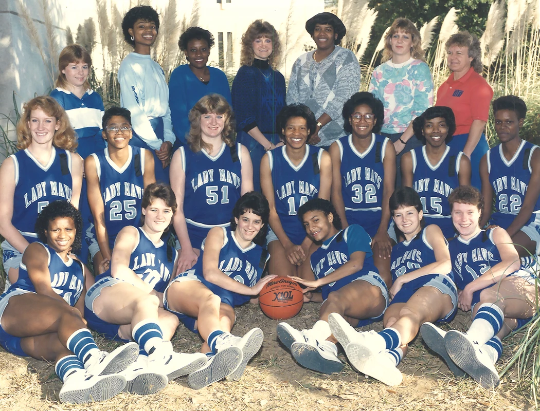 1986-87 WBB team photo 2