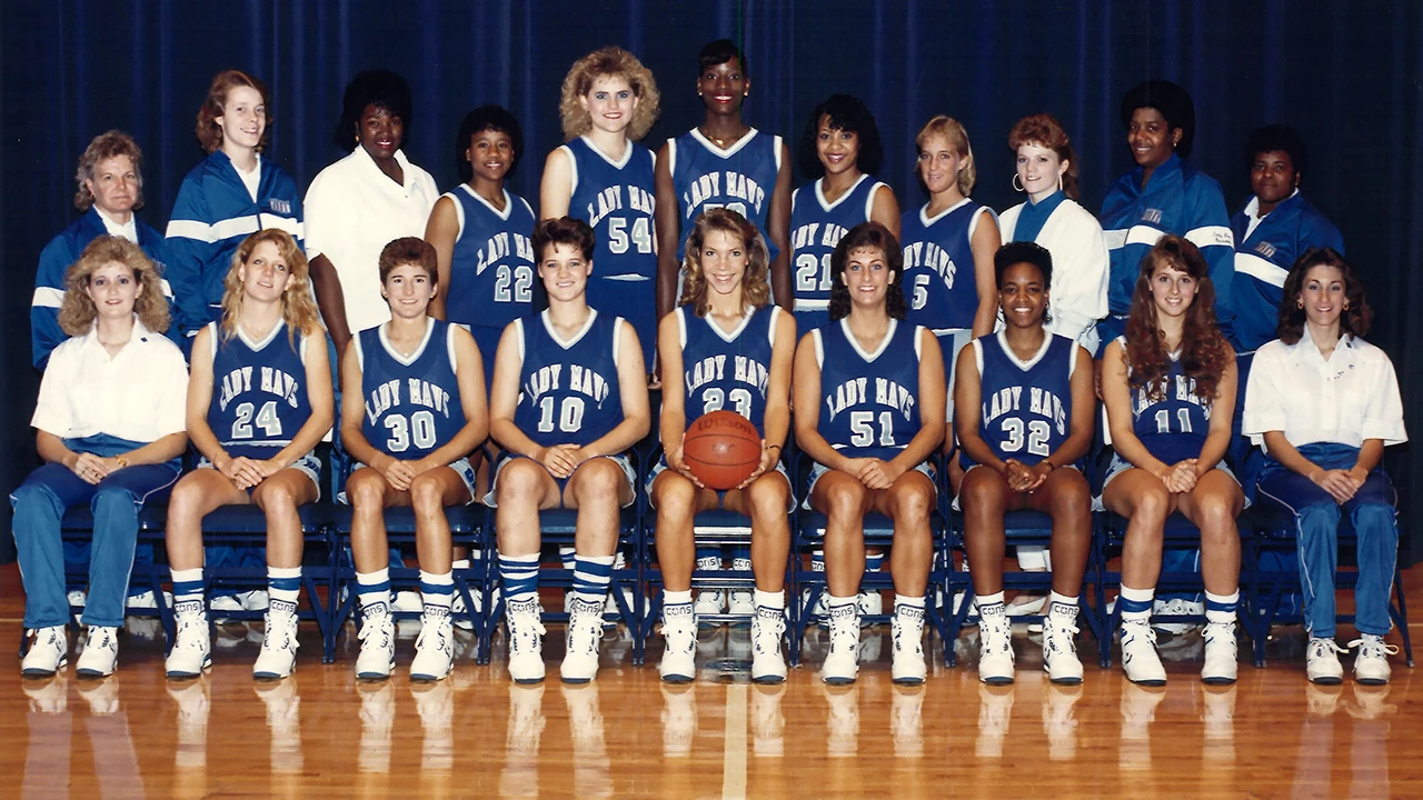 1988-89 WBB team photo