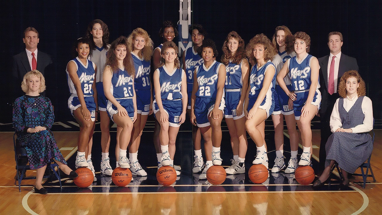 1989-90 WBB team photo 2