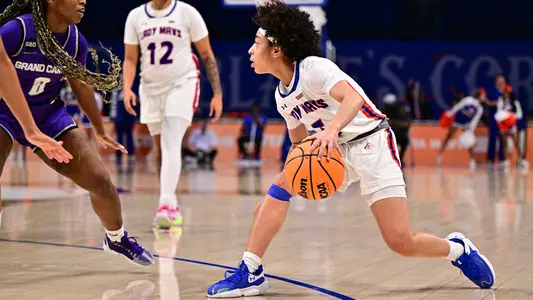 Nya Threatt Between The Legs