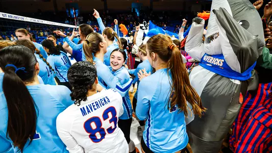 Duran celebrate with team