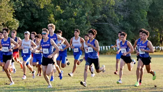 Men's Cross Country Team Start