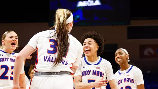 Hyped Lady Mavs