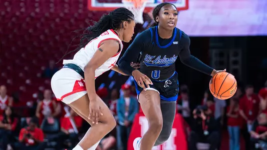 Kali Haizlip Looking To Drive Past Houston Defender