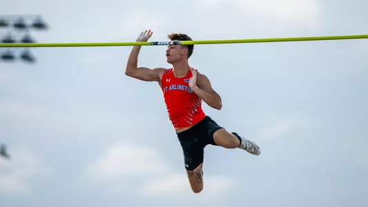 Randon Gray Pole Vault at 2025 West Regional