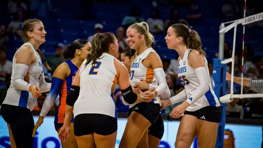 camryn mcminn huddle smile