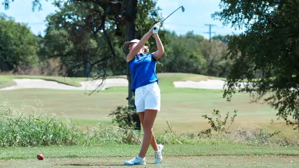 Chloe De Verner Swinging