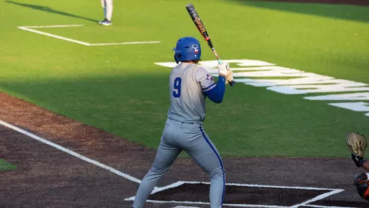 Dygert at bat