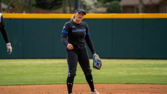 valeria feeney on base