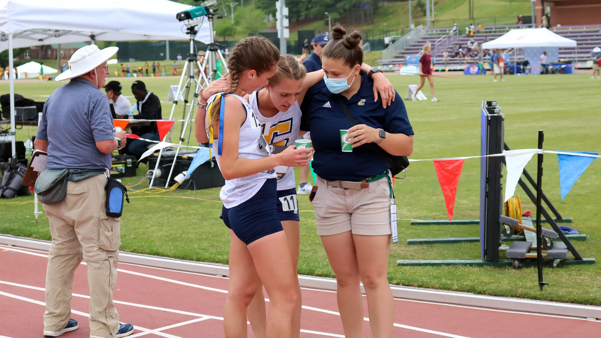Ashlynd Broling Miller, Ashtyn Hagood and trainer Brittney Wilson