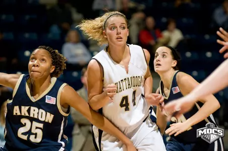 Lady Mocs Survive Cougars 61-55 in Charleston