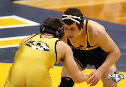 Wrestlers Score 41-3 Victory Over VMI