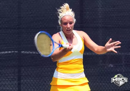 Women's Tennis Outlasts Belmont, 4-3