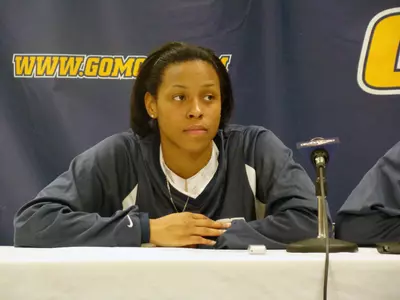 Hollinquest's Hits 1,000 Points as Lady Mocs Grab Sole Possession of First in SoCon