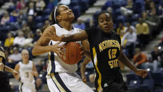 Hollinquest Leads Lady Mocs to Win Over Owls