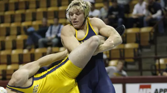 Wrestling Scores Three Wins at the Indiana Duals