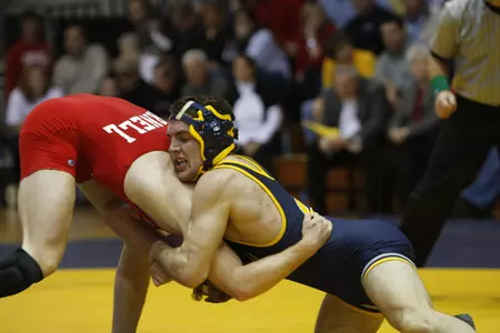 Knox Gets Win at NCAAs
