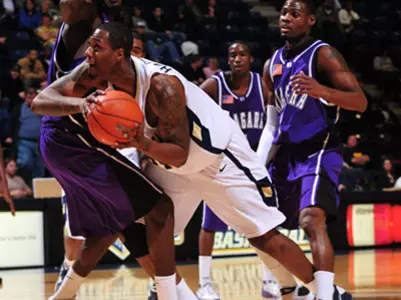 Mocs Drop 72-70 Decision at Furman