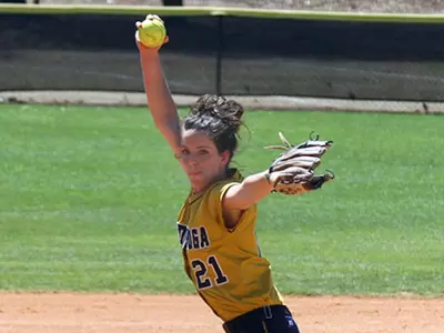 Career Day From Loudermilk Leads Lady Mocs to Split