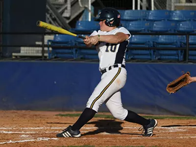Lady Mocs Use Big Innings to Split with Tennessee State