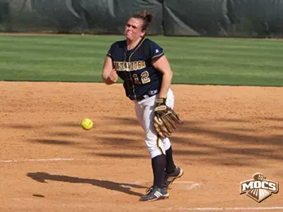 Lady Mocs Split With Cougars