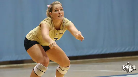 Chattanooga Splits Second Day at Country Inn & Suites Volleyball Challenge