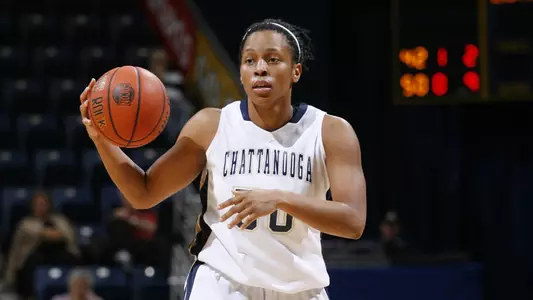 Hollinquest's Free Throws Lift Lady Mocs Past Western Carolina
