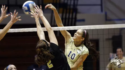 Strong Middle Play Helps Lady Mocs Sweep Wofford