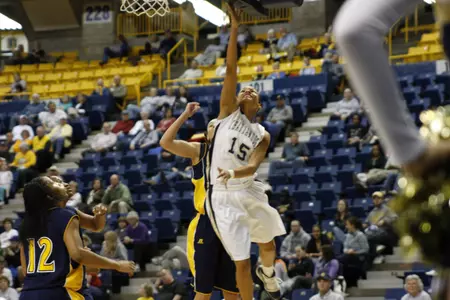 Lady Mocs Cruise Past Eagles
