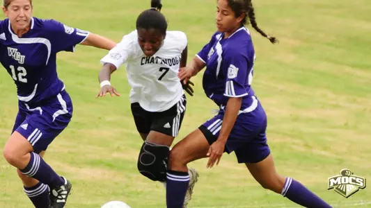 Soccer Pulls Out 3-2 Win over Elon