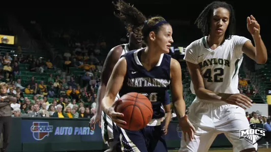 Lady Mocs Lose 51-50 Heartbreaker to Cincinnati