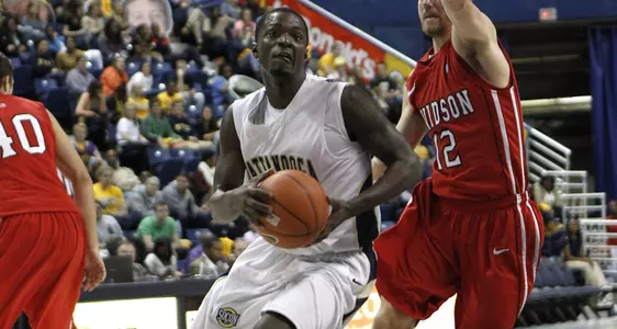 Mocs Fall 81-55 to Hot-Shooting Davidson