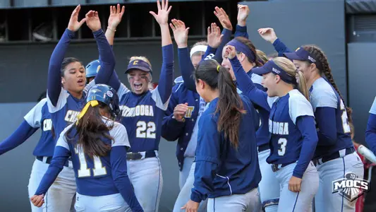 Late-Inning Rally Pushes Lady Mocs Over Charleston, 6-1