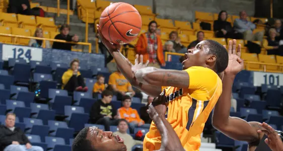 Mocs Come from Behind for 91-88 Win in OT