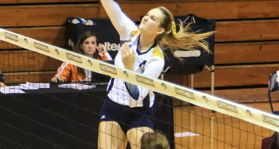 Mocs Volleyball Falls at Maclellan to Wofford