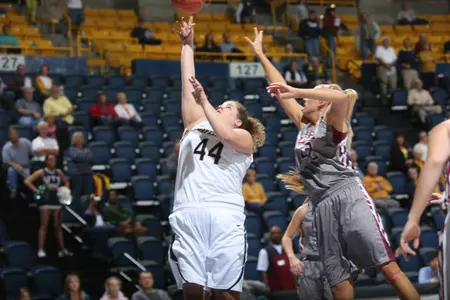 Dewart Propels Chattanooga Past Jacksonville State