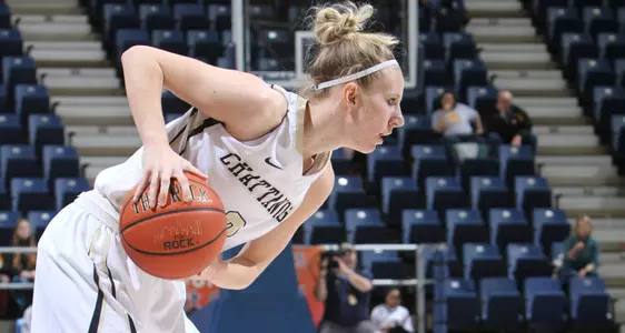 Christopher Leads Lady Mocs to Ninth Straight Win