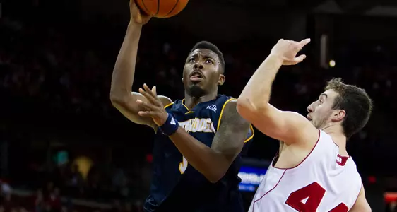 Mocs Rally Falls Short in 73-70 Loss at Western