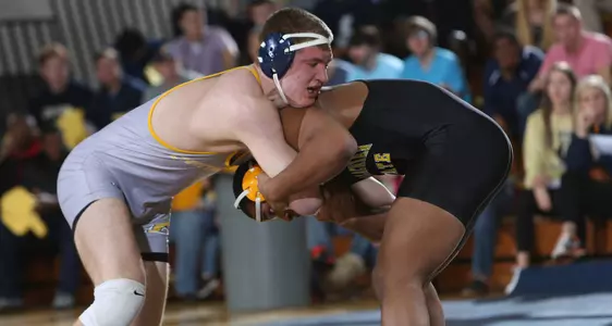 Mocs Wrap Up Competition at NWCA National Duals