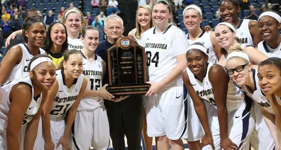 Women's Basketball Runs Table on Senior Day