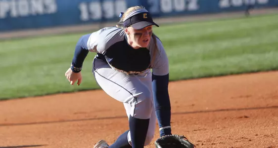 Softball Falls 8-4 to Lipscomb